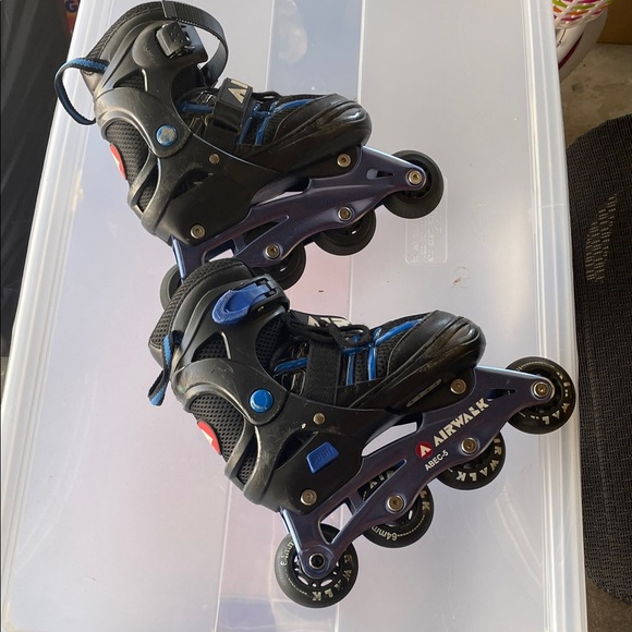Airwalk Kids Inline Skates - Black and Blue roller blade. - Picture 4 of 9